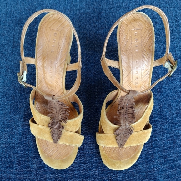Chie Mihara Open Toe Ankle Strap Heels Feather Leather Shoes 39.5 US 8.5-9 - Picture 1 of 7